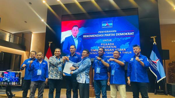 Sah, Partai Demokrat Serahkan SK Dukungan untuk Valen-kamilus Maju Pilkada TTU