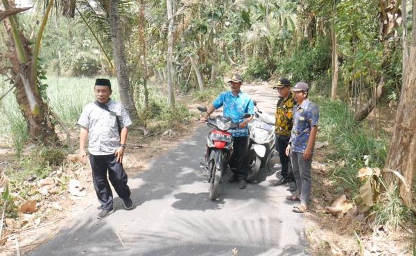 Pembangunan Infrastruktur Jalan Desa Tegalwatu Sebagai Penunjang Perkonomian Warga