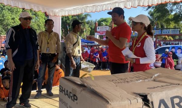 Dihadapan Ribuan Warga Padang Jaya, Arie Septia Adinata Pamit Maju di Pilkada Bengkulu Utara