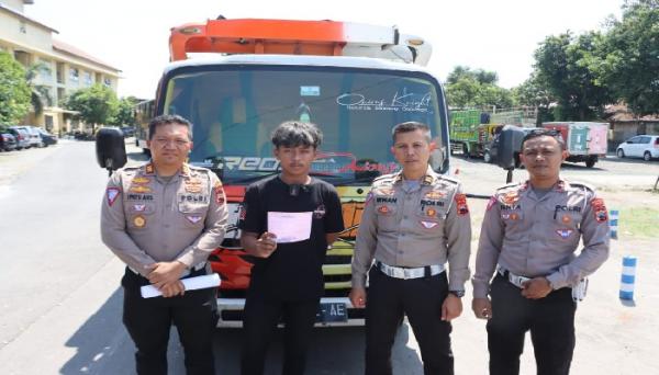 Viral Aksi Truk Ugal-Ugalan, Sopir Akhirnya Meminta Maaf saat Diamankan Petugas