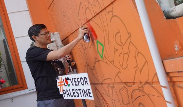 Rumah Zakat Bareng Street Art Dakwah Suarakan Kemerdekaan Palestina Lewat Mural