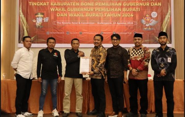 Pleno Terbuka Rekapitulasi DPS Pemilihan 2024, Bawaslu Bone Sampaikan Rekomendasi Kepada KPU Bone