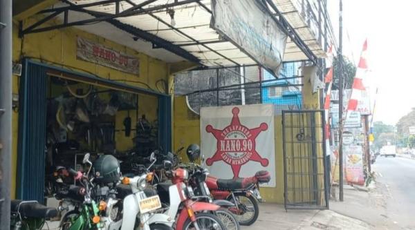 Nano 90 Lapak Sparepart Motor Lawas di Depok, dari Hobi Turing jadi Mata Pencaharian