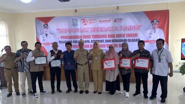 34 Juru Takar dan Juru Timbang Resmi Dikukuhkan, Siap Bekerja dengan Penuh Tanggung Jawab