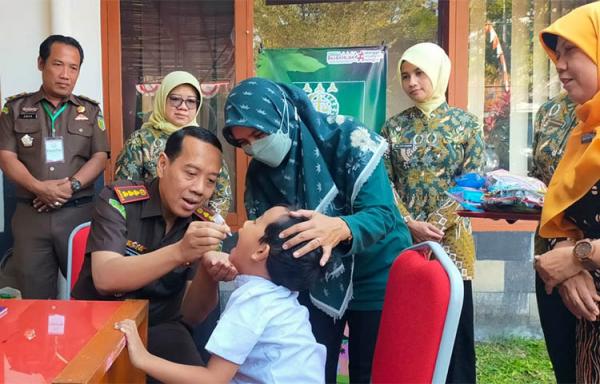 Wujudkan Indonesia Emas 2045, Kejari Kulonprogo Gelar Vaksinasi Polio