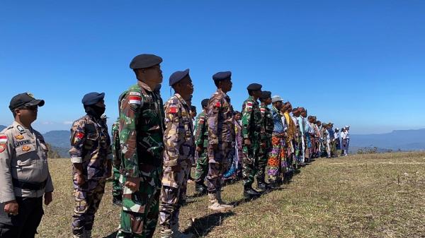 Warga Timor Leste Hadiri Pengibaran Bendera Merah Putih di Dusun Leolbatan Tapal Batas RI-RDTL