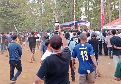 Viral Pertandingan Sepak Bola antar Desa di Cijaku Lebak Rusuh, Diduga Tak Terima Keputusan Wasit