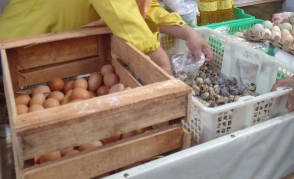 Jelang Agustusan Harga Telur Ayam di Ciamis Bergerak Naik