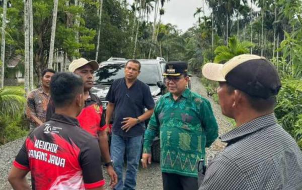 Pj Bupati Aceh Barat Tinjau Pembangunan Jalan di Kecamatan Woyla Induk