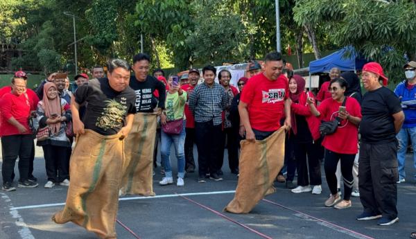 Rayakan HUT RI ke-79, DPC PDIP Surabaya Adakan Lomba Tradisional