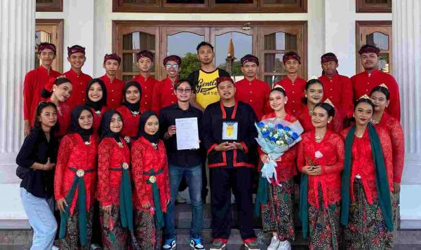 Divina Etnika Paduan Suara Mahasiswa ISI Surakarta Raih Gold Medals dan Best Choreography