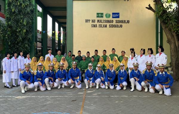 Upacara HUT RI SMA Islam Sidoarjo Berbalut NU, Guru dan Siswa Kompak Pakai Seragam Pergunu