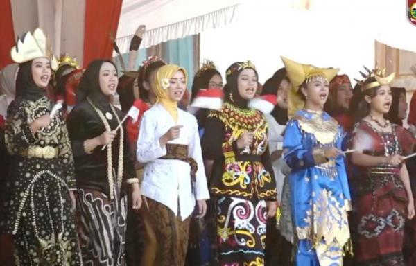 Aubade Lagu Nasional Semarakkan Upacara Penurunan Bendera di Alun Alun Kidul Boyolali