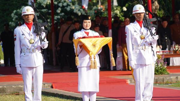 FOTO: Khidmat Upacara HUT ke-79 Kemerdekaan RI di Simpang Lima Semarang