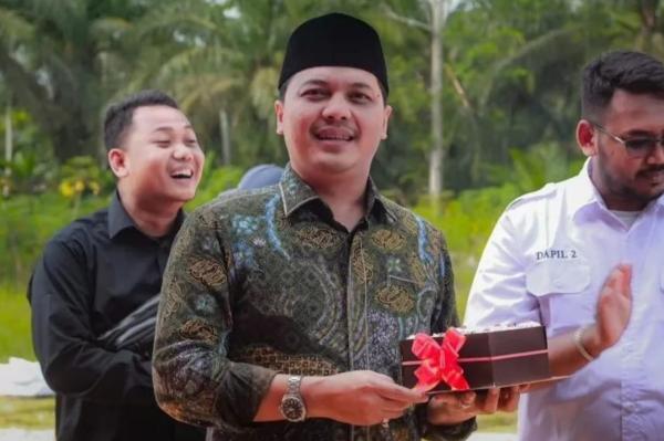 HUT RI ke-79, Balon Bupati Labusel Ari Wibowo Ajak Masyarakat Jaga Persatuan dan Kerukunan