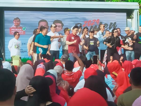 Siasat Andra – Dim Raih Simpati Warga Rangkasbitung di Car Free Day, Bawaslu Lebak Bilang Gini