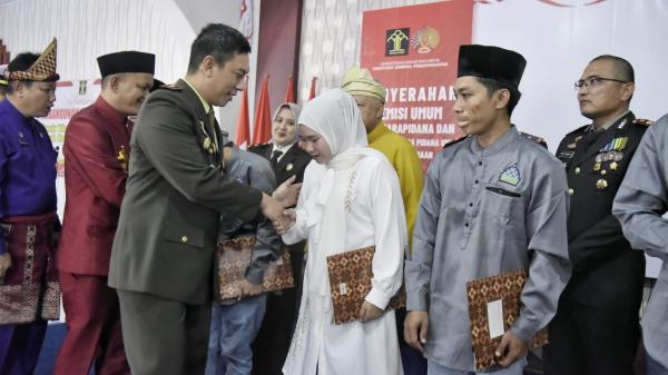 Dapat Remisi di HUT ke-79 RI, 5 Warga Binaan Rutan Kelas II B Mentok Hirup Udara Bebas