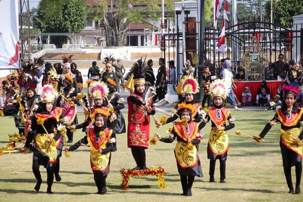 Tarian Kolosal Warnai Peringatan HUT RI di Kebumen