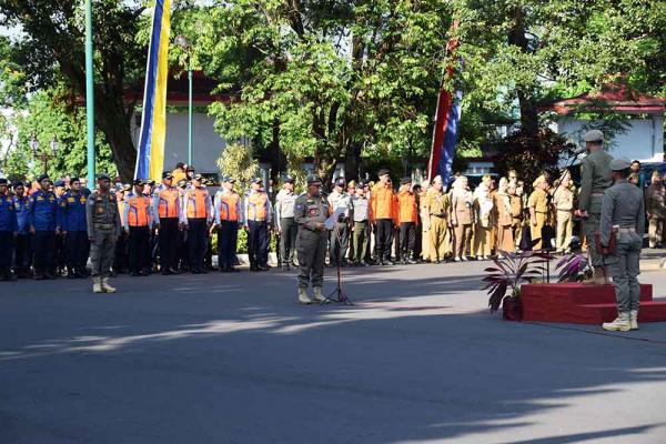 Gelar Apel Kesiapsiagaan, 11 Ribu Personel Linmas dan Lainnya Siap Amankan Pilkada 