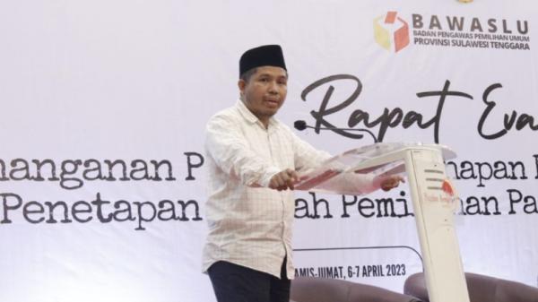 Bawaslu Sultra Imbau Bakal Pasangan Calon Kepala Daerah dan Partai Politik Patuhi Aturan