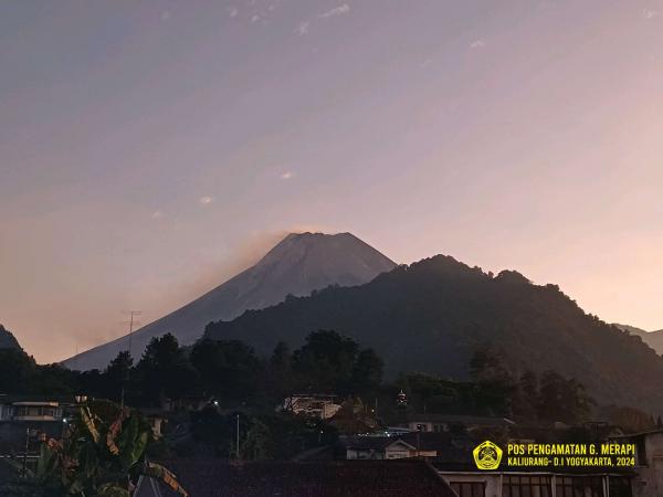 Gunung Merapi Visual Stabil namun Guguran Lava Capai 1.500 Meter