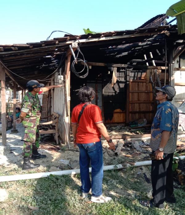 Akibat Konsleting Listrik, Kamar dan Kasur Terbakar di Desa Tambirejo, Toroh