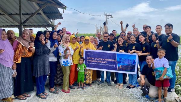 Perkuat Komitmen Kepedulian Sosial, Hotel Santika Premiere Medan Galang CSR di Desa Sialang Buah