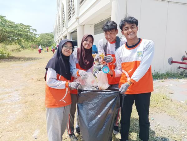 Lestarikan Lingkungan, MLH Mumammadiyah Gresik Ajak Generasi Milenial Kurangi Sampah Plastik