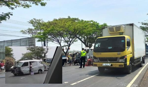 Pecah Ban, Grandmax Sasak Dua Mobil di Pantura Probolinggo Surabaya