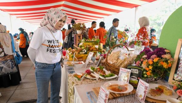 Kemeriahan Adu Resep Antar Juru Masak Kepala Daerah di West Java Festival 2024