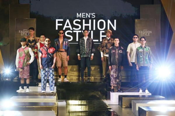 Puluhan UMKM Batik Surabaya Tampil di Catwalk Men Fashion Style Reborn 2024