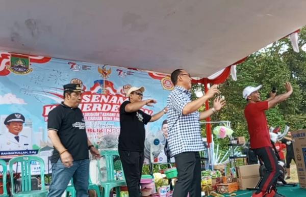 Walikota Cilegon Ikuti Senam Kemerdekaan HUT RI ke-79 Bersama KT Tunas Arum dan Bagikan Doorpreze