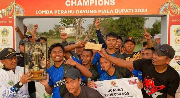 Tim Dayung Jenggolo Sidoarjo Menjuarai Lomba Dayung Piala Bupati Gresik 2024