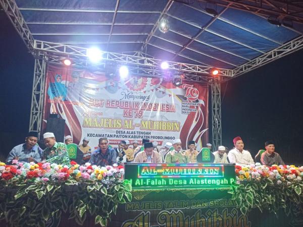 Desa Alastengah Paiton Tutup Kegiatan Karnaval dengan Sholawat Bersama