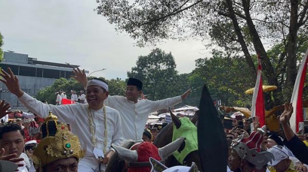 Diarak Ribuan Warga, Dedi Mulyadi dan Erwan Setiawan Daftar ke KPU Jabar