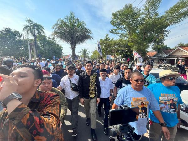 Paslon Lucky Hakim-Syaefudin Mendaftar ke KPU Indramayu, Ribuan Relawan Turun ke Jalan