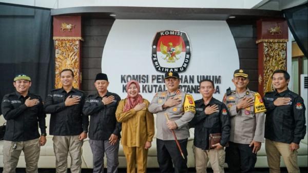 Jelang Pendaftaran Paslon Cabup-Cawabup Kutai Kartanegara, Kapolres Cek Kesiapan KPU