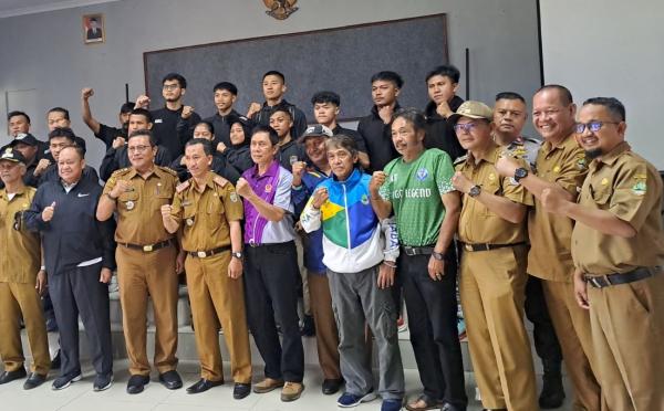 Ciamis Kirim 11 Petinju ke Arena Kejuaraan Tinju Amatir Pertina Cup di GOR Sukapura Tasikmalaya