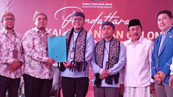 Mendaftar ke KPU Bondowoso, Pasangan Bagus Bawa Pesan Filosofis di Pilkada 2024