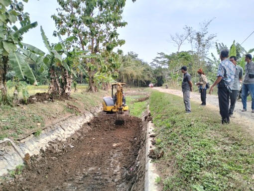 PUPR Banten Lakukan Pemeliharaan Jaringan Irigasi Cikoncang