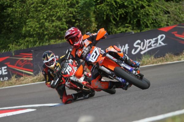 Putaran Terakhir Supermoto 2024 di Sirkuit Boyolali Memanas