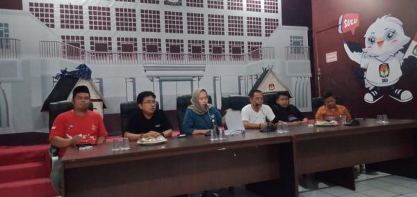 KPU Lebak Umumkan Persyaratan Tiga Pasangan Bakal Calon Bupati dan Wakil Bupati