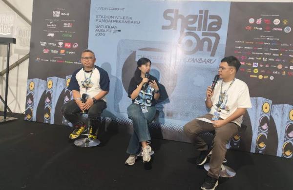 15 Ribu Penonton Padati Konser Sheila On7 di Pekanbaru