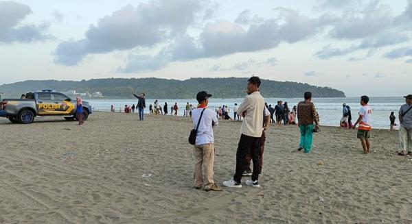 Dua Siswa Asal Garut Teseret Ombak di Pantai Pangandaran, Satu selamat Satu Hilang