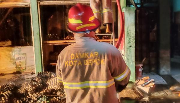 Warung Sembako di Depok Ludes Terbakar, Kerugian Ditaksir Ratusan Juta