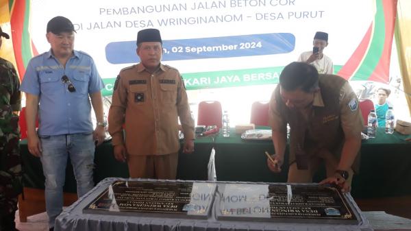 PT BJB Bangun Jalan Penghubung Antar Desa di Kecamatan Lumbang Probolinggo