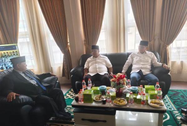 M Nasir Cagub Riau yang Didukung Perindo Silahturahmi ke MUI