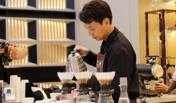 Menikmati Kopi dengan Teknik Manual Brew Khas Jepang, Sudah Ada 100 Tahun Lalu