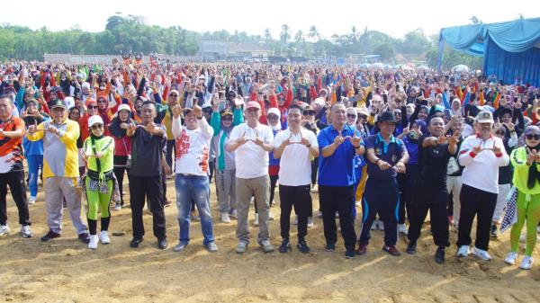 Wabup Ali Rahman hadiri Acara Senam Sehat di Way Pisang yang Diikuti Ribuan Masyarakat