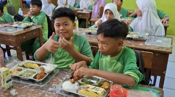 Pemkab Subang Gelar Simulasi Makan Siang Gratis, Murid Senang Bisa Makan Enak Setiap Hari